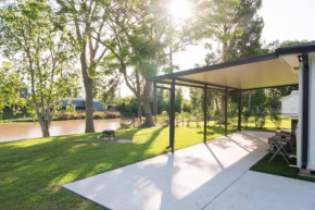 Bayou Retreat-Located on Tranquill Bayou Lafourche